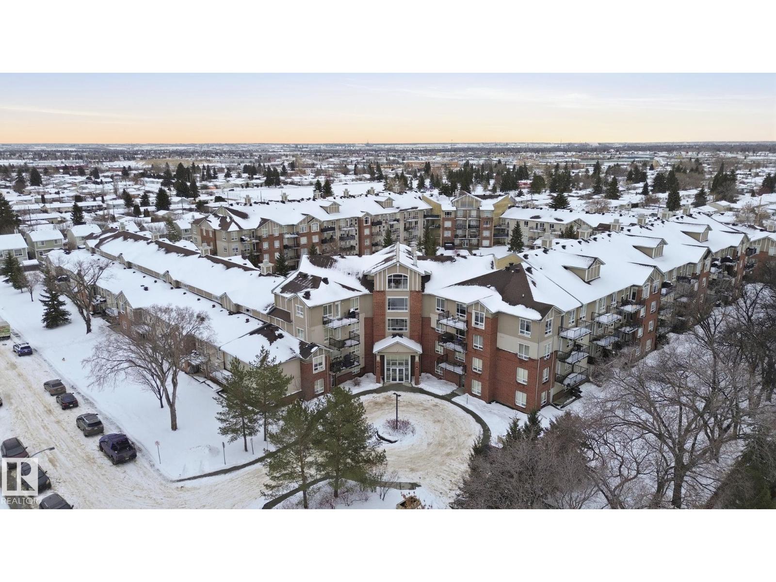 #126 6315 135 Av Nw, Edmonton, Alberta T5A 5J7 - Photo 2 - E4471729