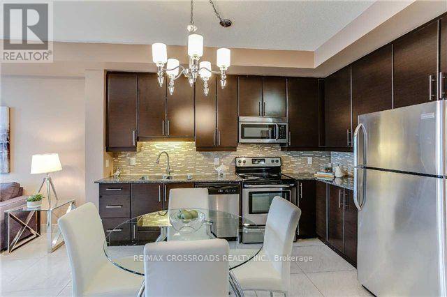 2210 - 33 Bay Street, Toronto, Ontario  M5J 2Z3 - Photo 8 - C12744976