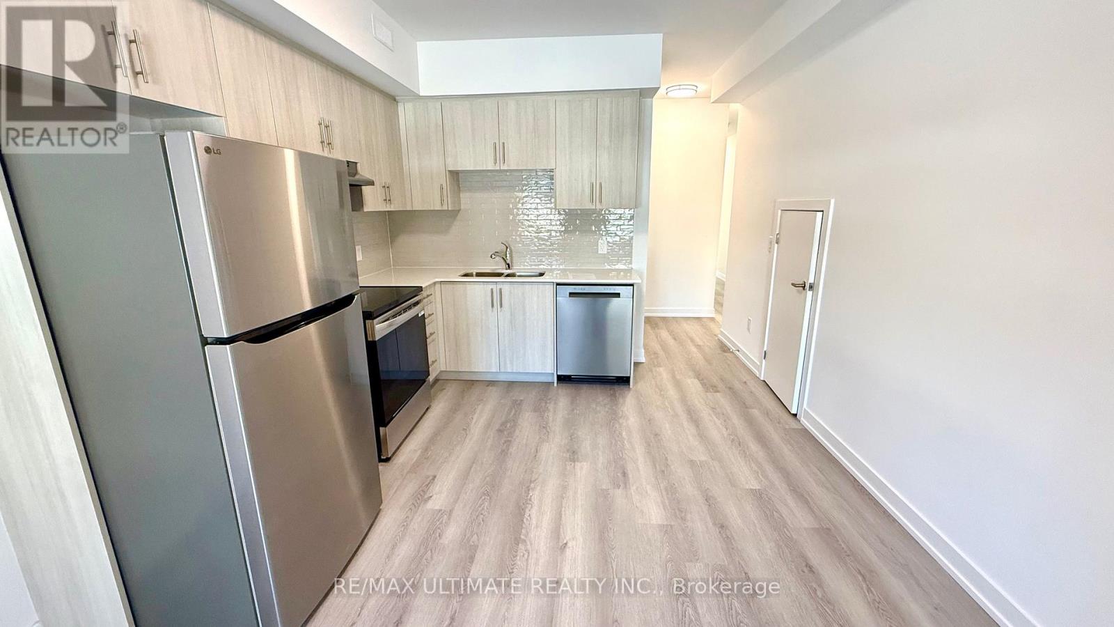 Unit 1 - 154 Robina Avenue, Toronto, Ontario  M6C 3Y7 - Photo 4 - C12744984