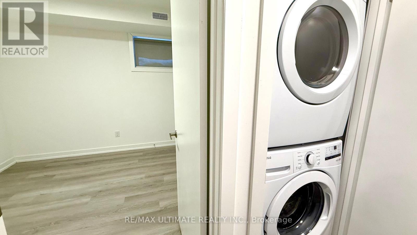 Unit 1 - 154 Robina Avenue, Toronto, Ontario  M6C 3Y7 - Photo 9 - C12744984