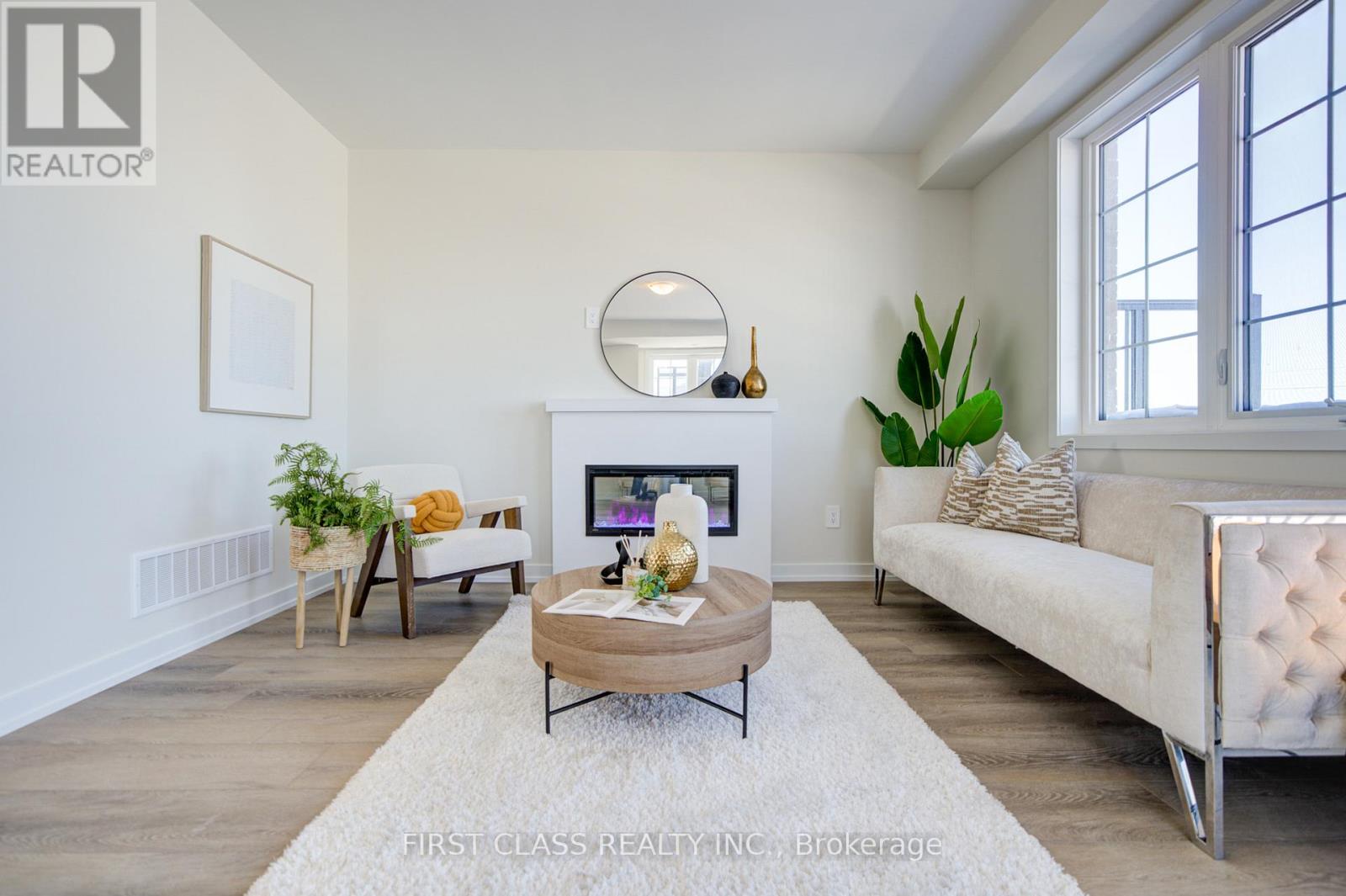 53 Peace Lane, Richmond Hill, Ontario  L4B 0J4 - Photo 2 - N12744946