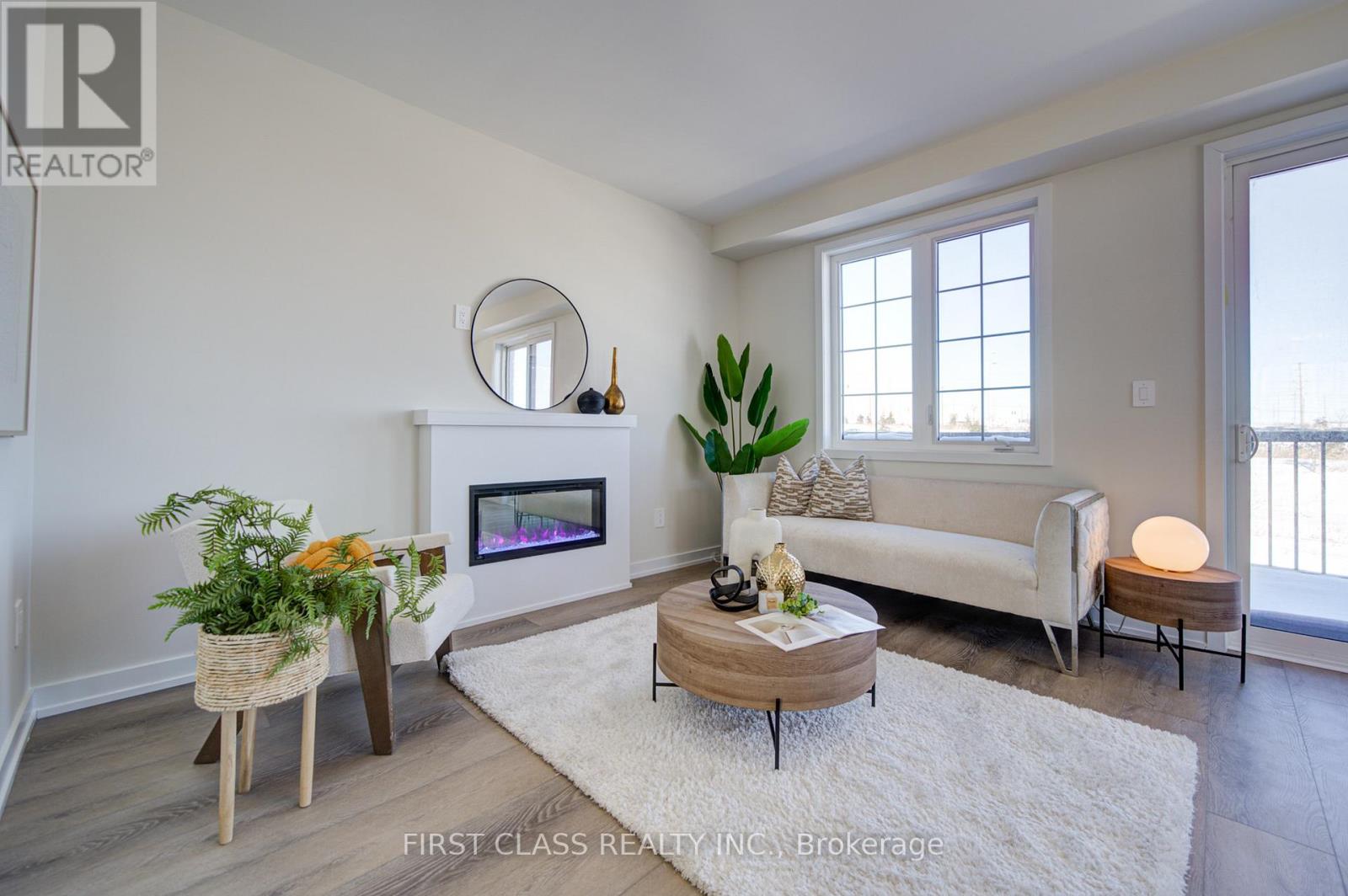 53 Peace Lane, Richmond Hill, Ontario  L4B 0J4 - Photo 5 - N12744946