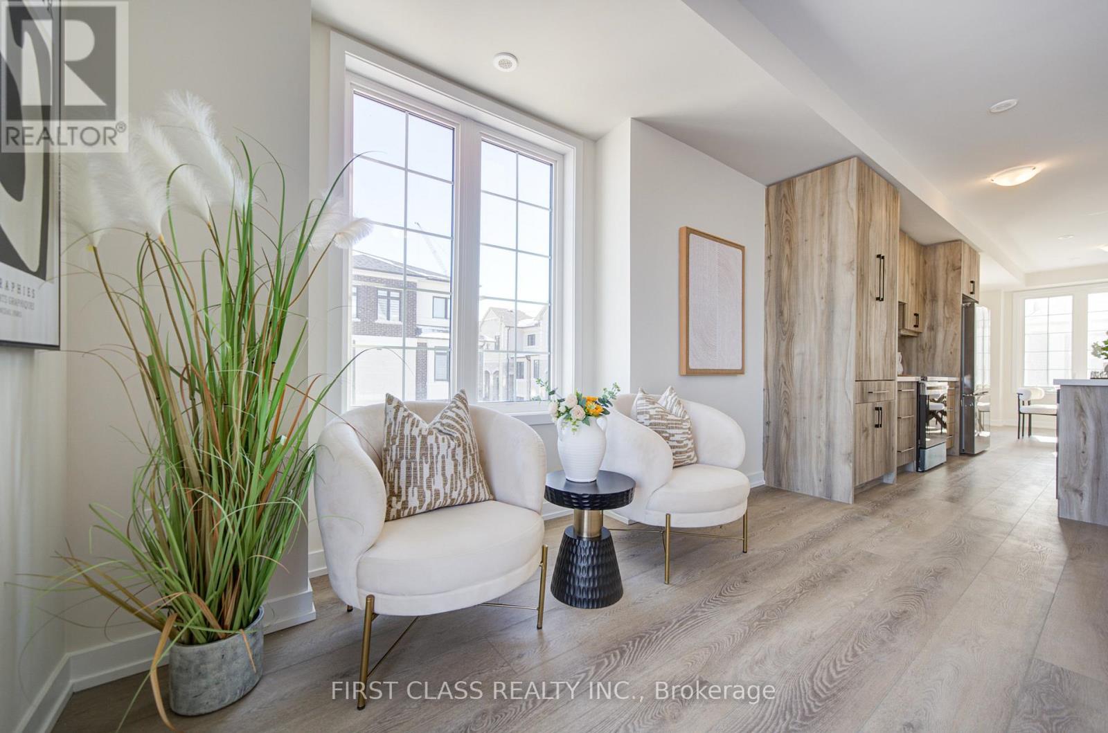 53 Peace Lane, Richmond Hill, Ontario  L4B 0J4 - Photo 7 - N12744946