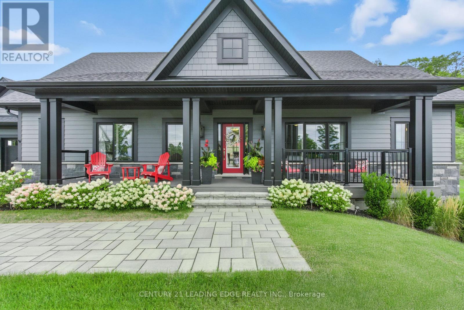 43 Thoroughbred Drive, Oro-Medonte, Ontario  L0K 1E0 - Photo 2 - S12744958