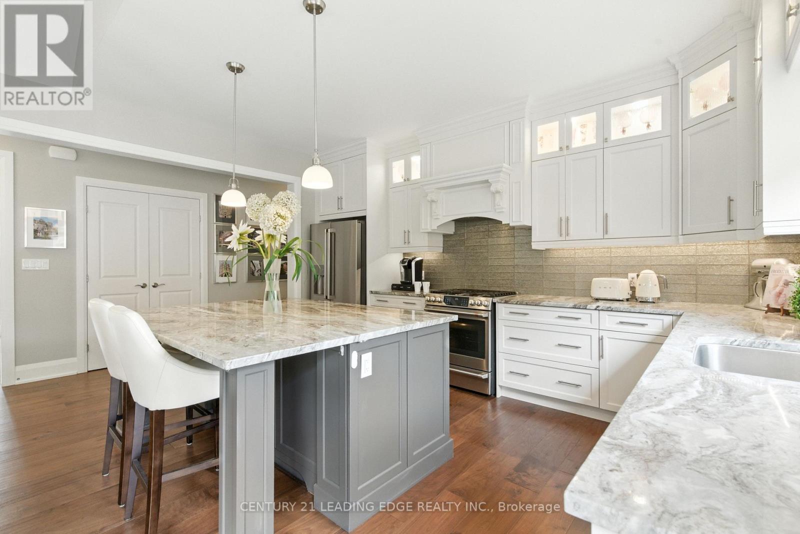 43 Thoroughbred Drive, Oro-Medonte, Ontario  L0K 1E0 - Photo 8 - S12744958