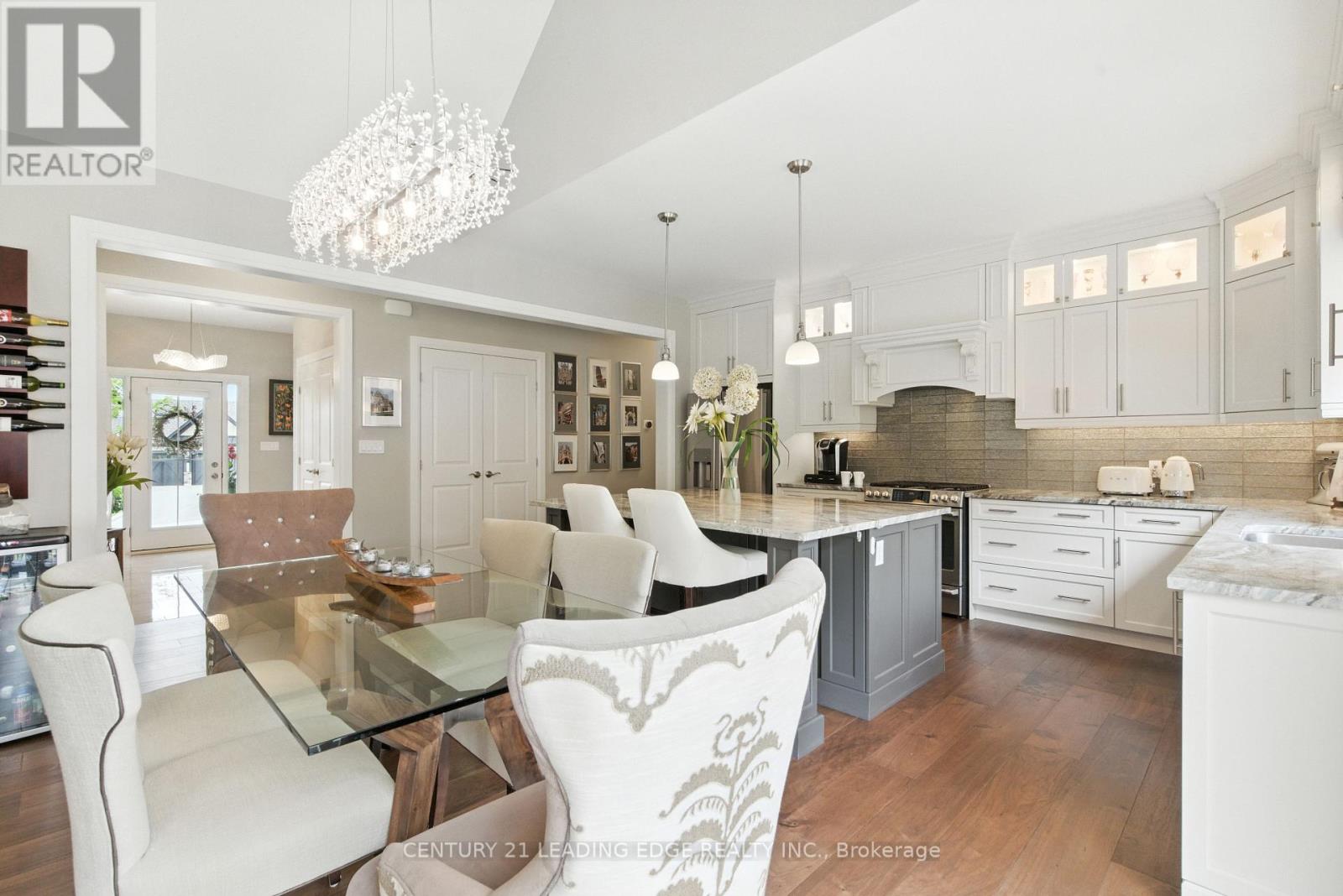 43 Thoroughbred Drive, Oro-Medonte, Ontario  L0K 1E0 - Photo 9 - S12744958