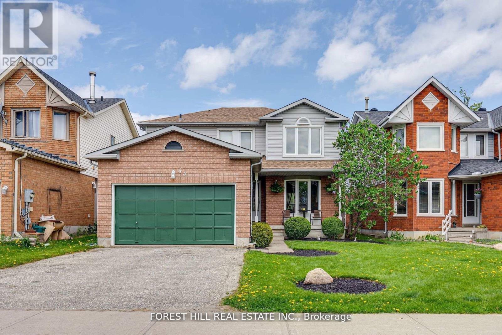 44 QUANCE STREET, Barrie, Ontario