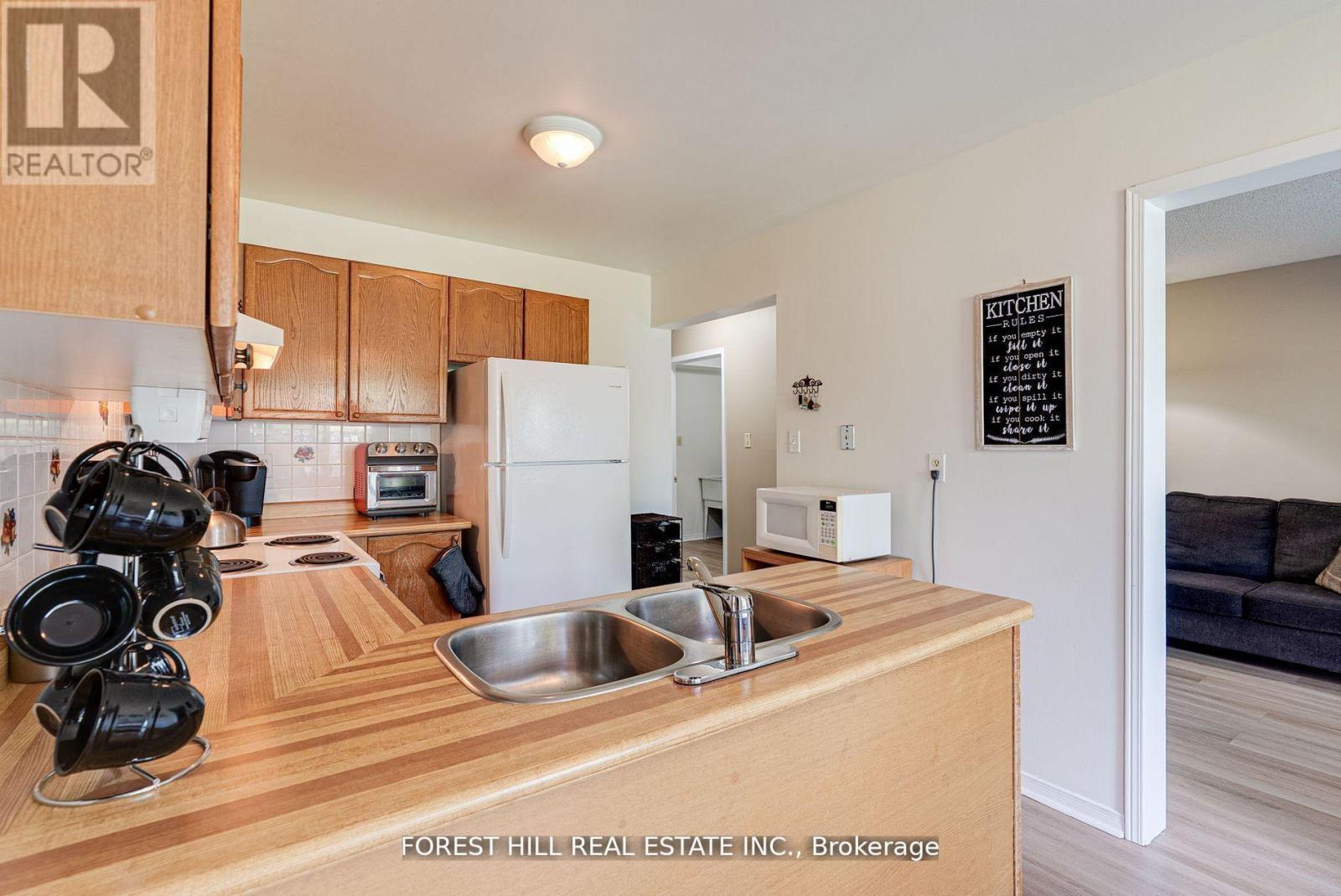 44 Quance Street, Barrie, Ontario  L4N 7M3 - Photo 3 - S12745004