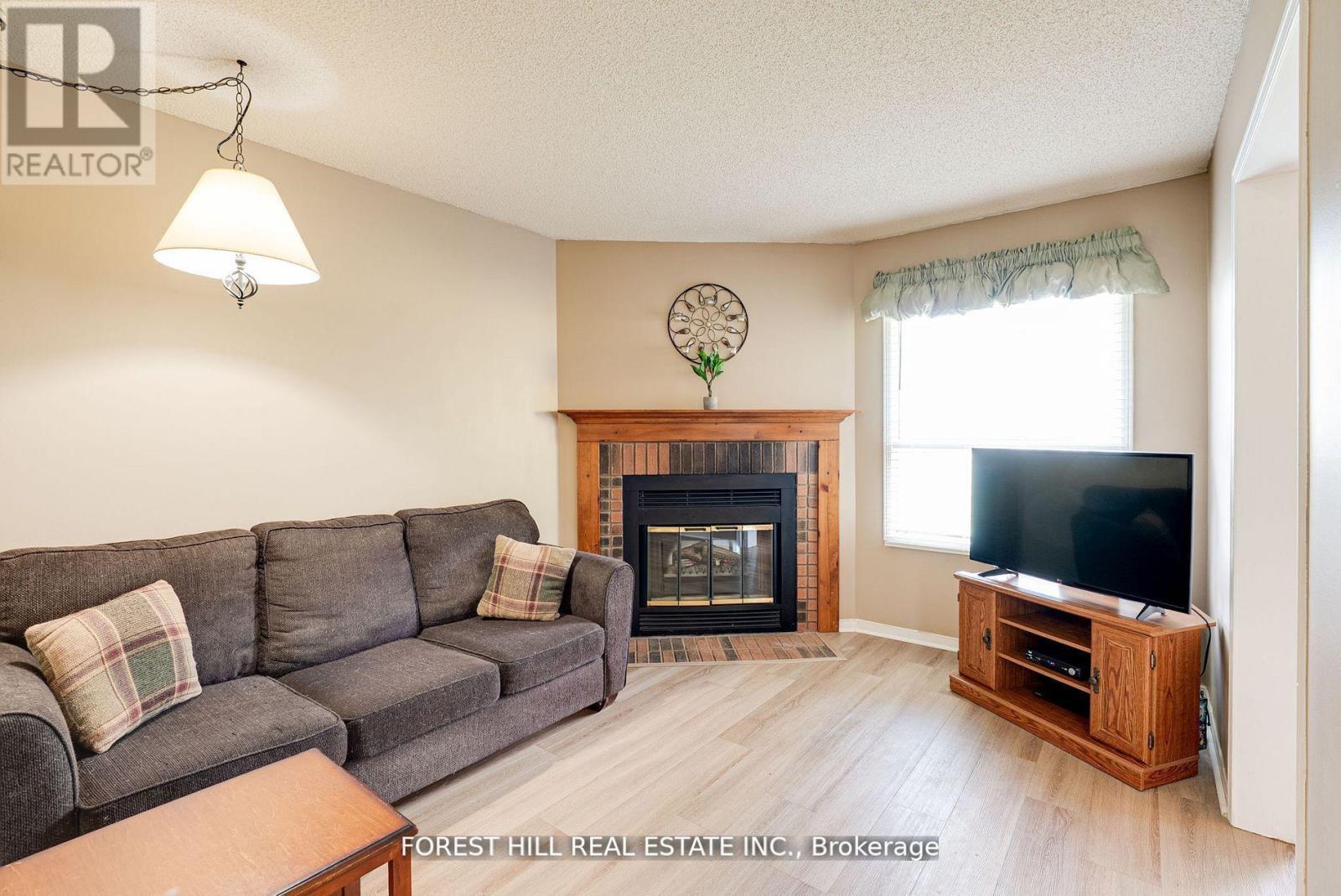 44 Quance Street, Barrie, Ontario  L4N 7M3 - Photo 4 - S12745004