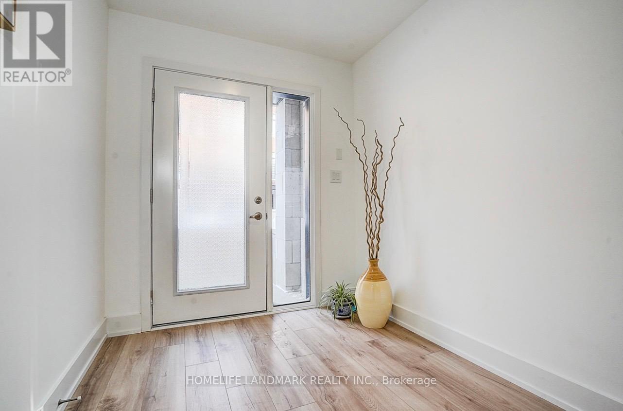 27 Chestnut Court, Aurora, Ontario  L4G 4A4 - Photo 6 - N12744910