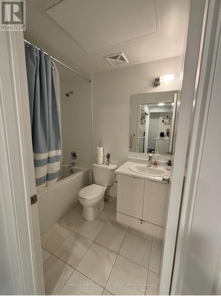 B104 - 150 Canon Jackson Drive E, Toronto, Ontario  M6M 0B7 - Photo 6 - W12564634