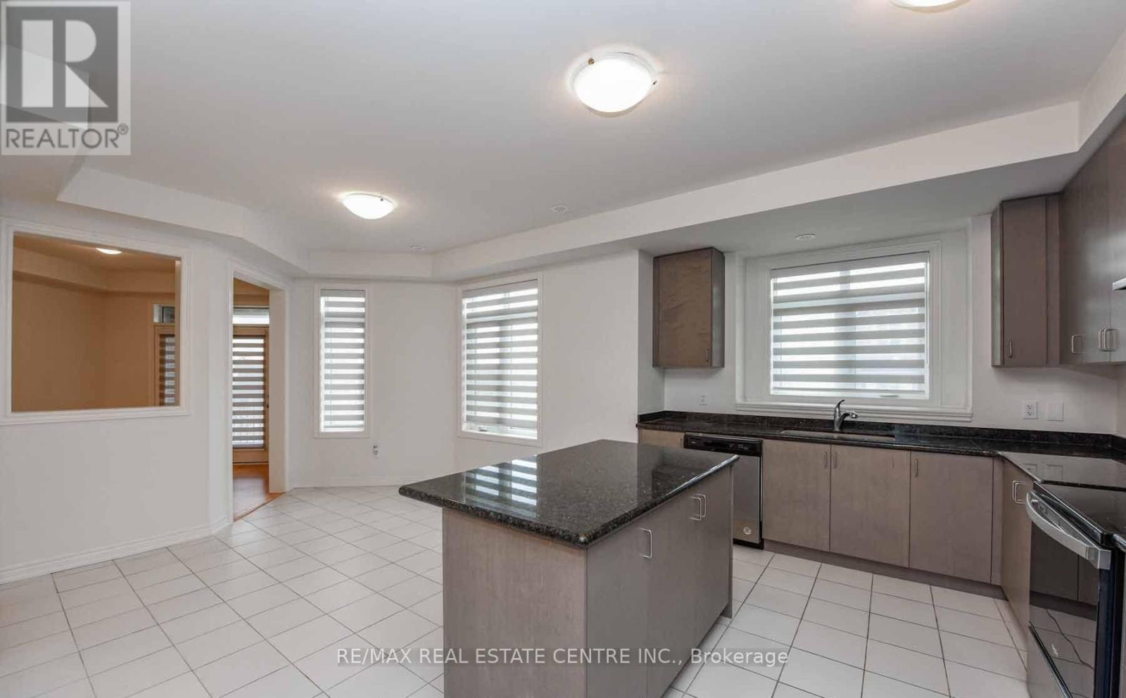 3007 Max Khan Boulevard, Oakville, Ontario  L6H 3P4 - Photo 11 - W12744956