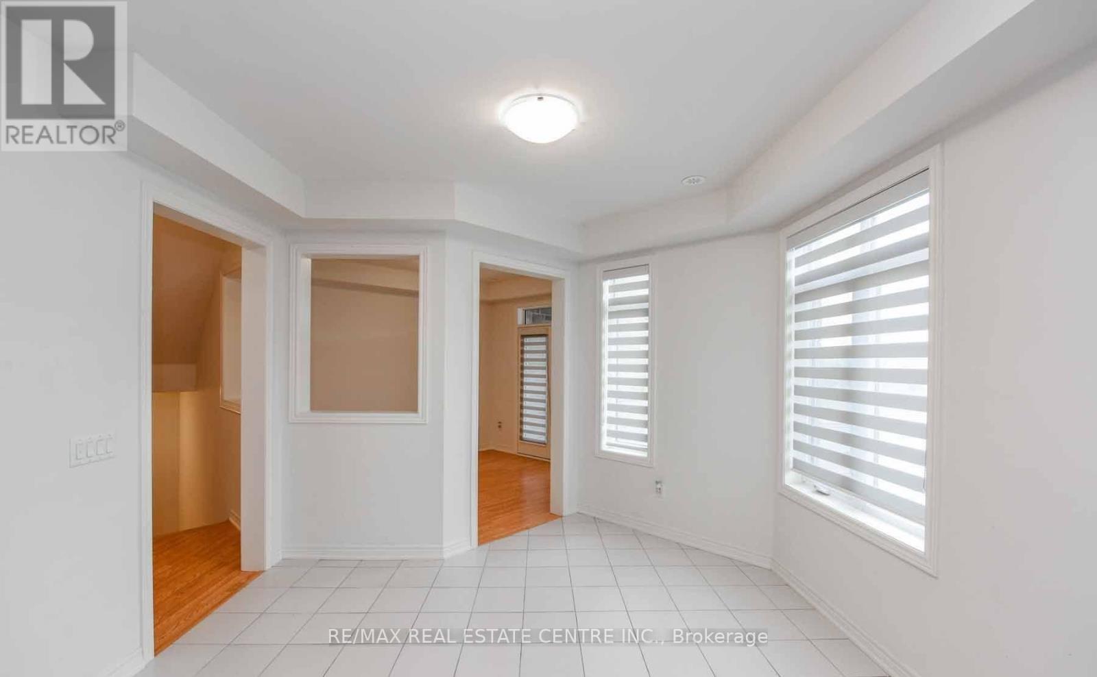 3007 Max Khan Boulevard, Oakville, Ontario  L6H 3P4 - Photo 12 - W12744956