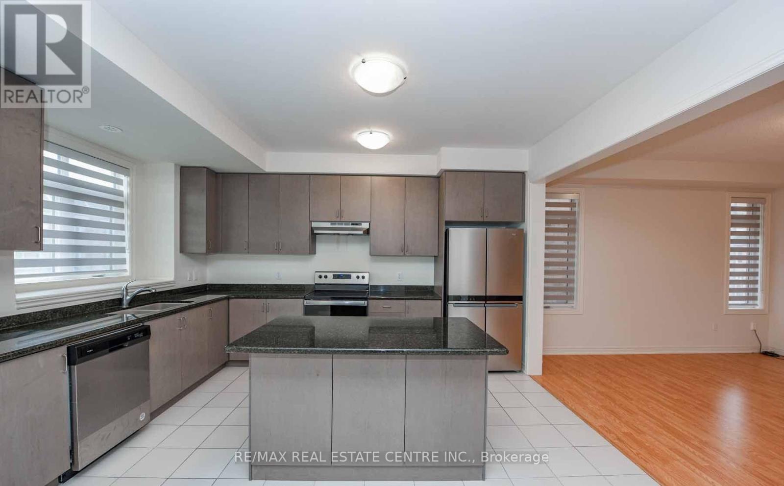 3007 Max Khan Boulevard, Oakville, Ontario  L6H 3P4 - Photo 9 - W12744956