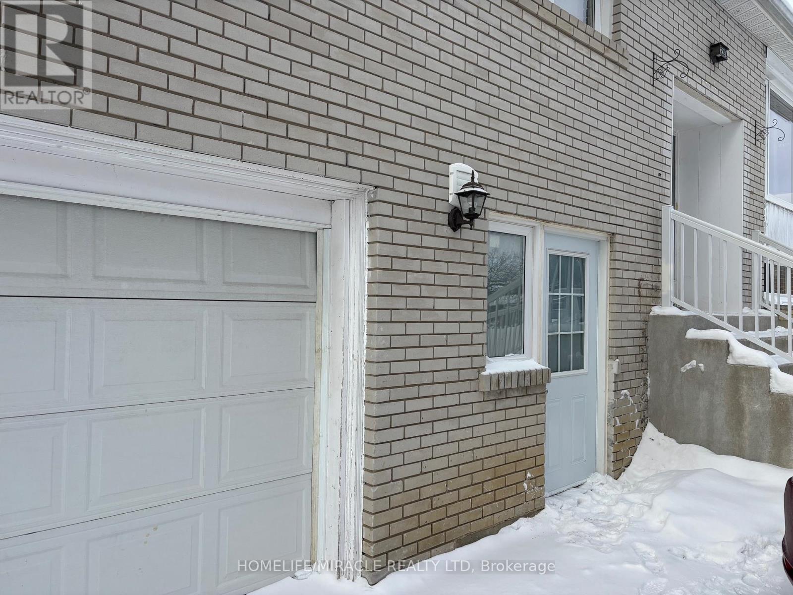 2 - 219 Mcmurchy Avenue, Brampton, Ontario  L6Y 1Z2 - Photo 3 - W12744988