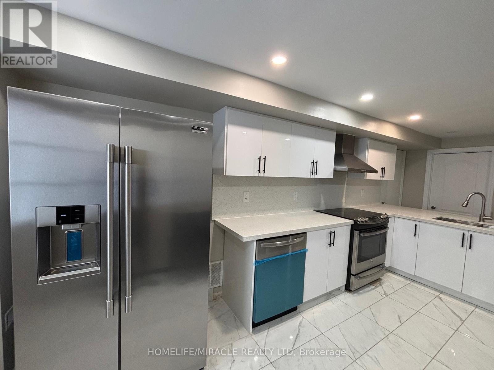 2 - 219 Mcmurchy Avenue, Brampton, Ontario  L6Y 1Z2 - Photo 5 - W12744988