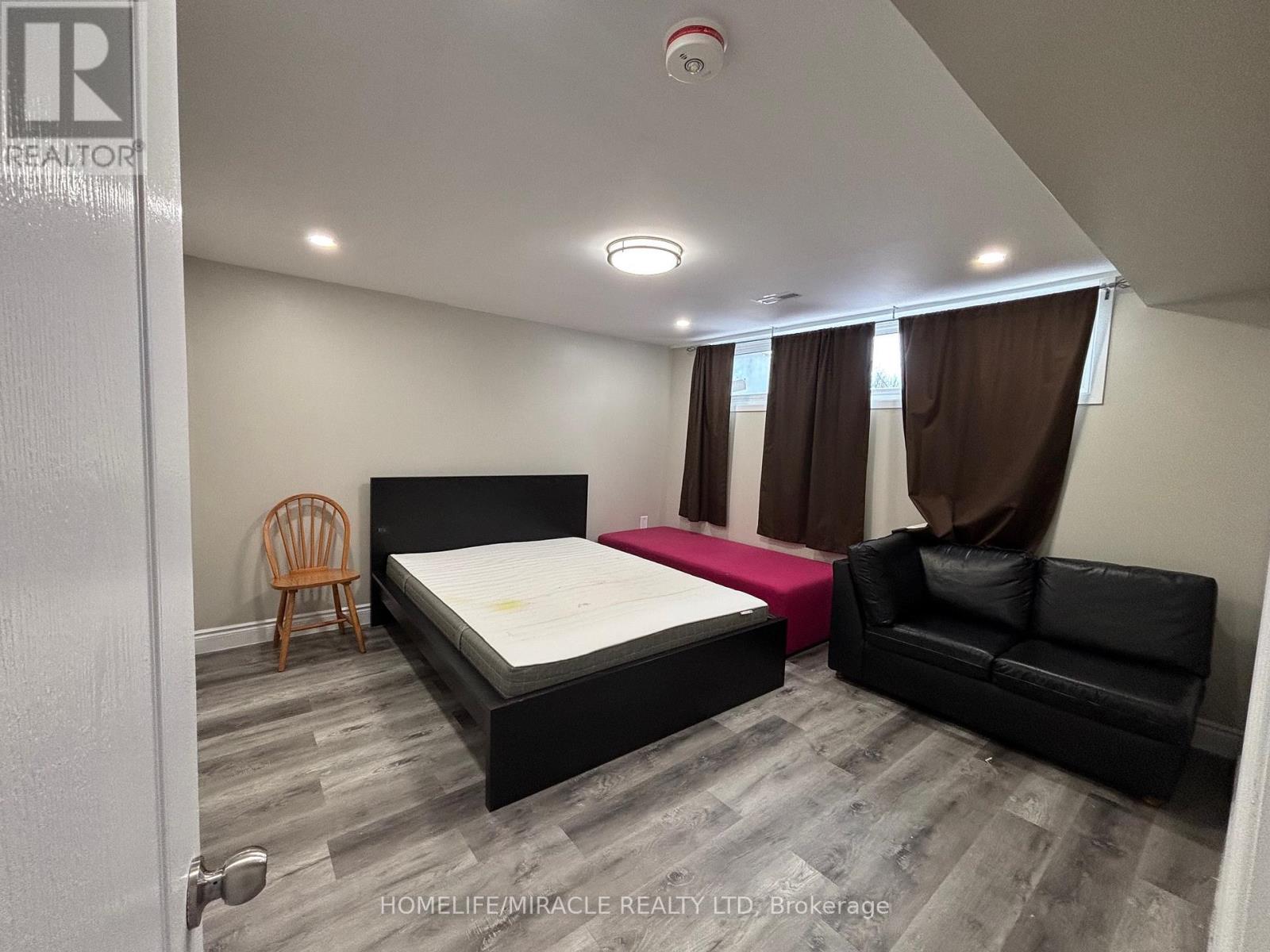 2 - 219 Mcmurchy Avenue, Brampton, Ontario  L6Y 1Z2 - Photo 8 - W12744988