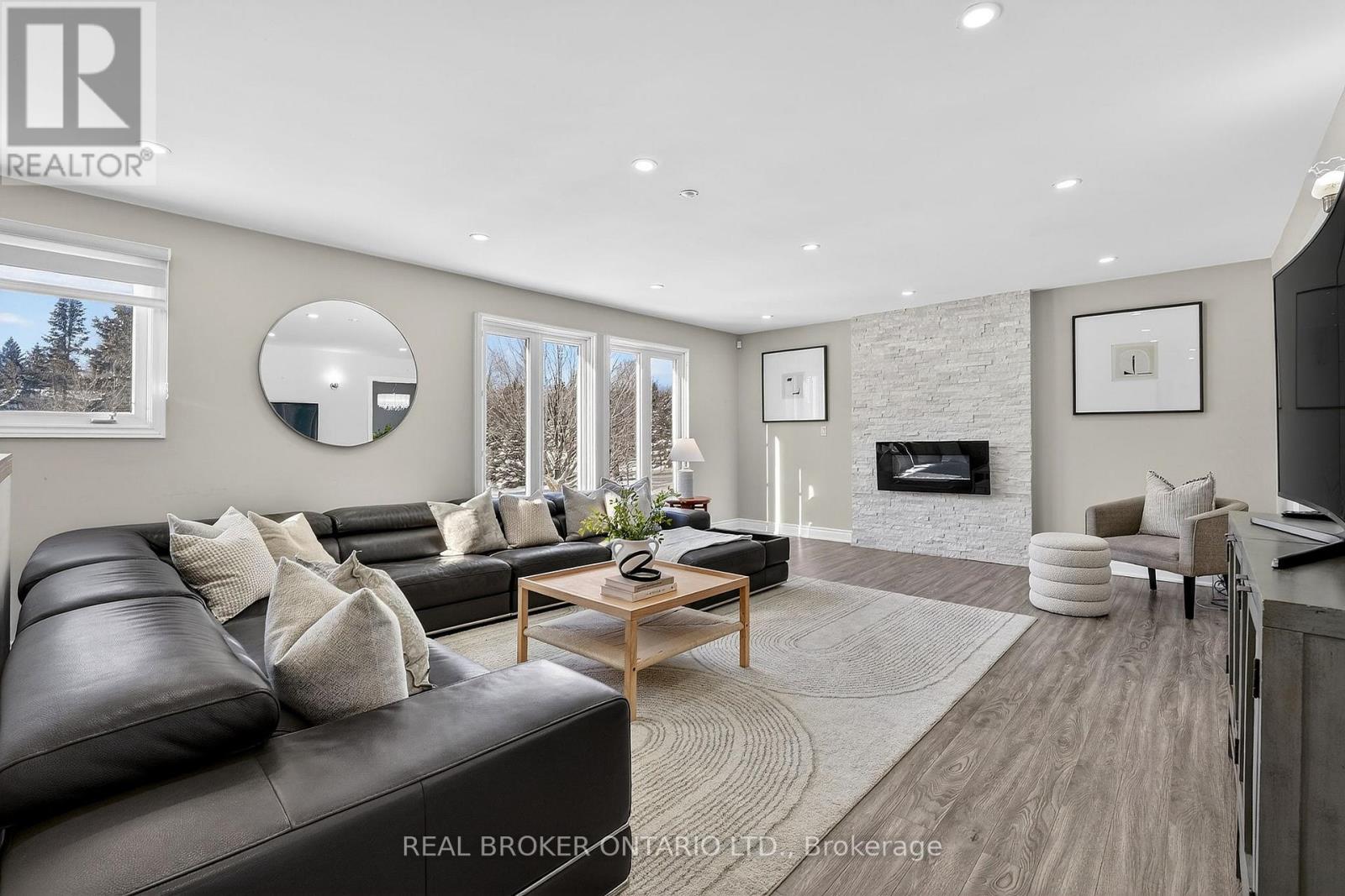 16 Old Carriage Road, East Garafraxa, Ontario  L9W 5A3 - Photo 7 - X12744982