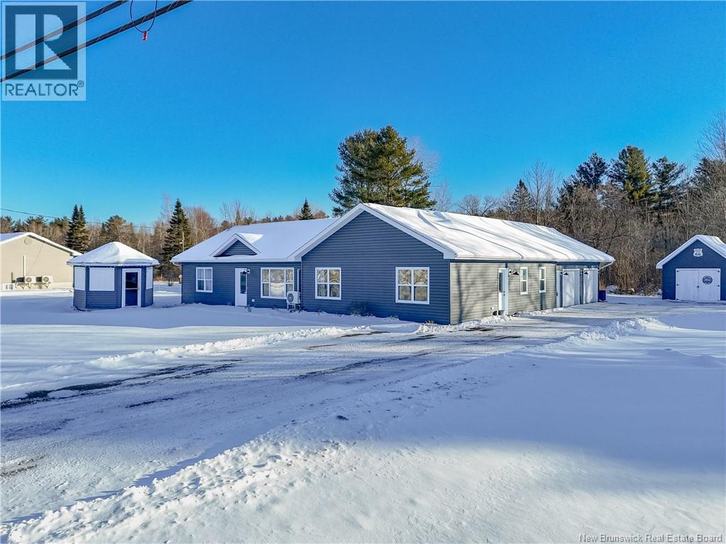 <h3>$499,900</h3><p>584 River Road, Penniac, New Brunswick</p>