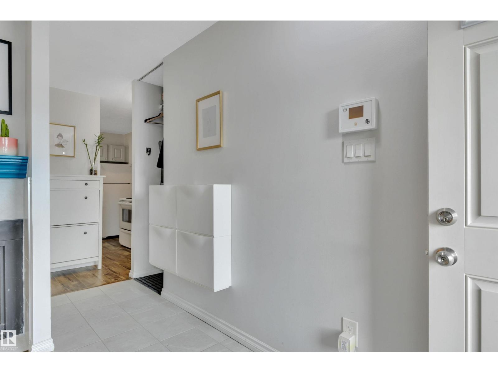 5926 172 St Nw, Edmonton, Alberta T6M 1B4 - Photo 3 - E4471733