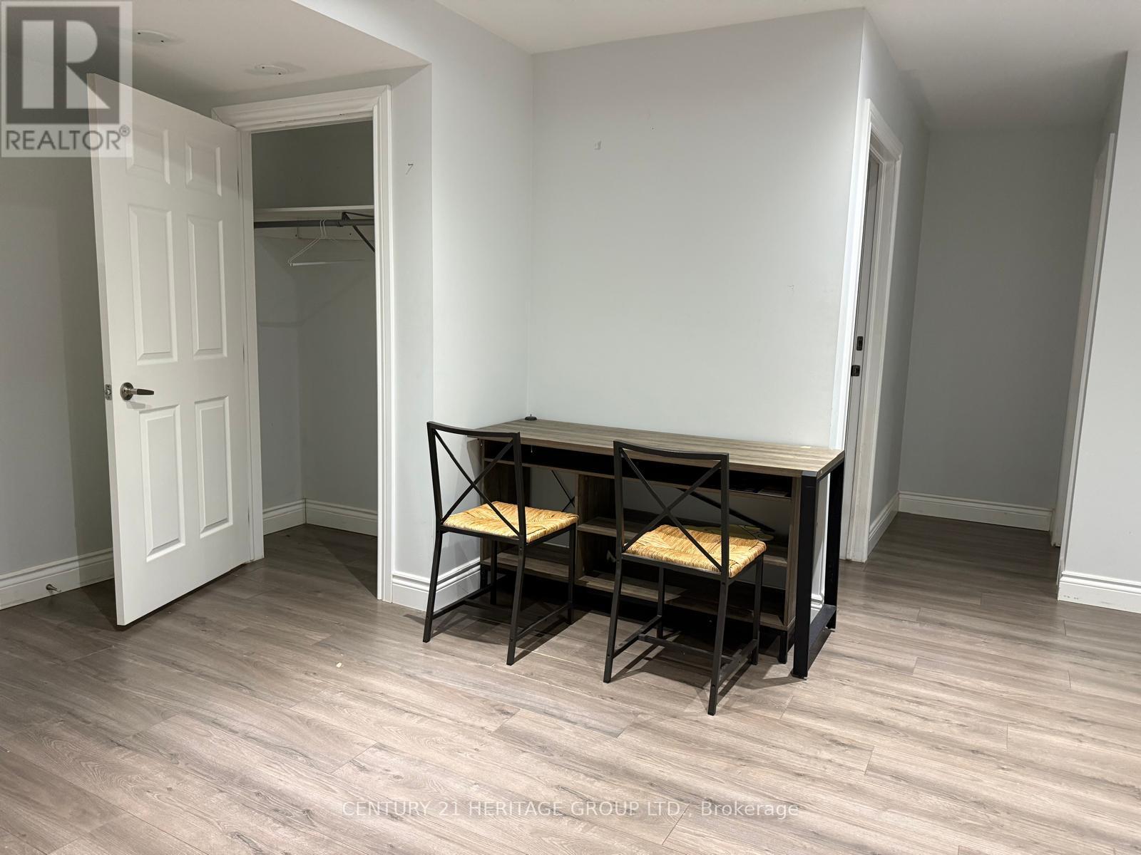 Basement Unit B - 5 Amber Crescent, Toronto, Ontario  M6L 2R5 - Photo 4 - W12744106