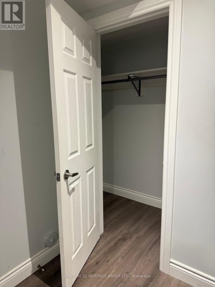 Basement Unit B - 5 Amber Crescent, Toronto, Ontario  M6L 2R5 - Photo 7 - W12744106