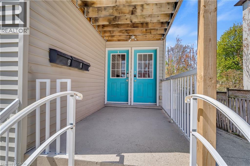 24 Columbia Street W, Waterloo, Ontario  N2L 3K3 - Photo 2 - 40802085