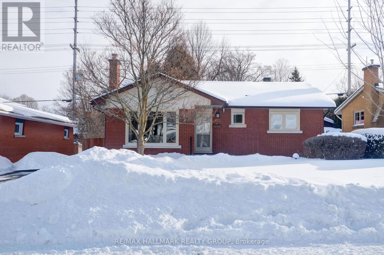 1259 Placid Street, Ottawa, Ontario  K2C 3A8 - Photo 2 - X12743416