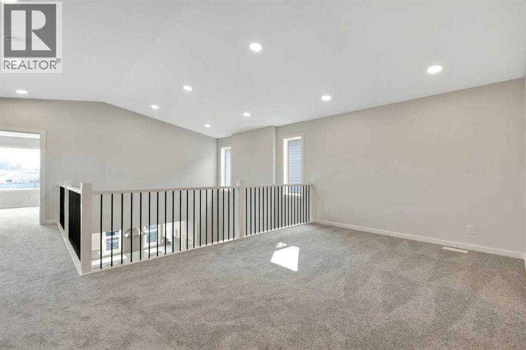 3 Heritage Link, Cochrane, Alberta  T4C 2J8 - Photo 12 - A2248829