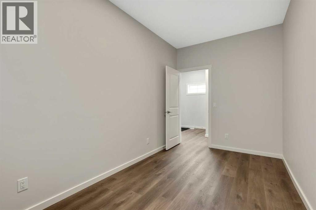 3 Heritage Link, Cochrane, Alberta  T4C 2J8 - Photo 9 - A2248829