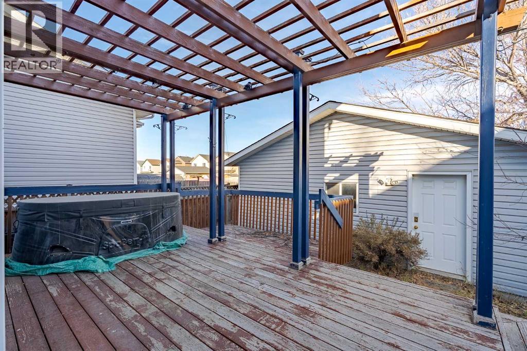 82 Martinridge Crescent Ne, Calgary, Alberta  T3J 3M4 - Photo 24 - A2274009