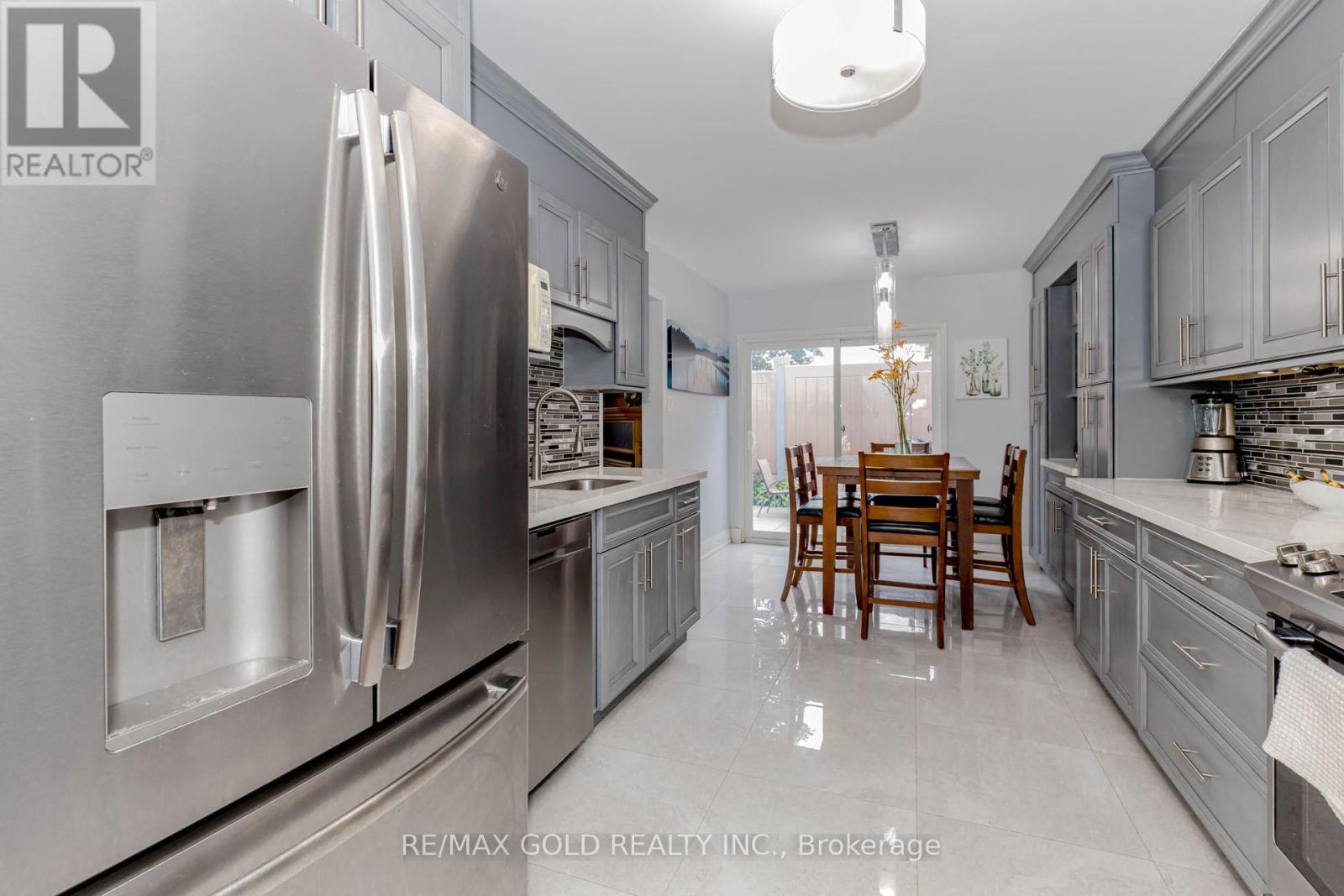 139 Chipmunk Crescent, Brampton, Ontario  L6R 1B7 - Photo 10 - W12744930