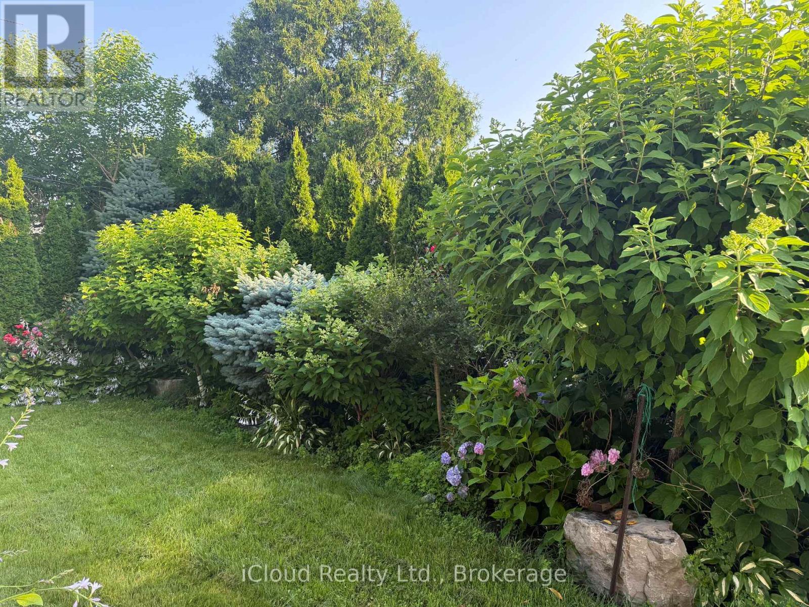 1061 Johnathan Drive, Mississauga, Ontario  L4Y 1J9 - Photo 50 - W12744942