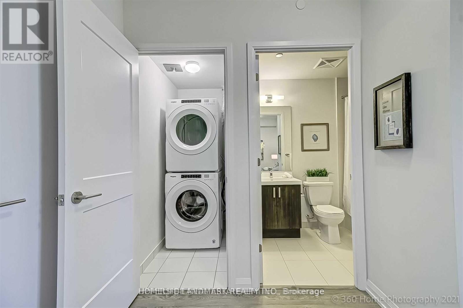 1702 - 7895 Jane Street, Vaughan, Ontario  L4K 0K2 - Photo 3 - N12745026