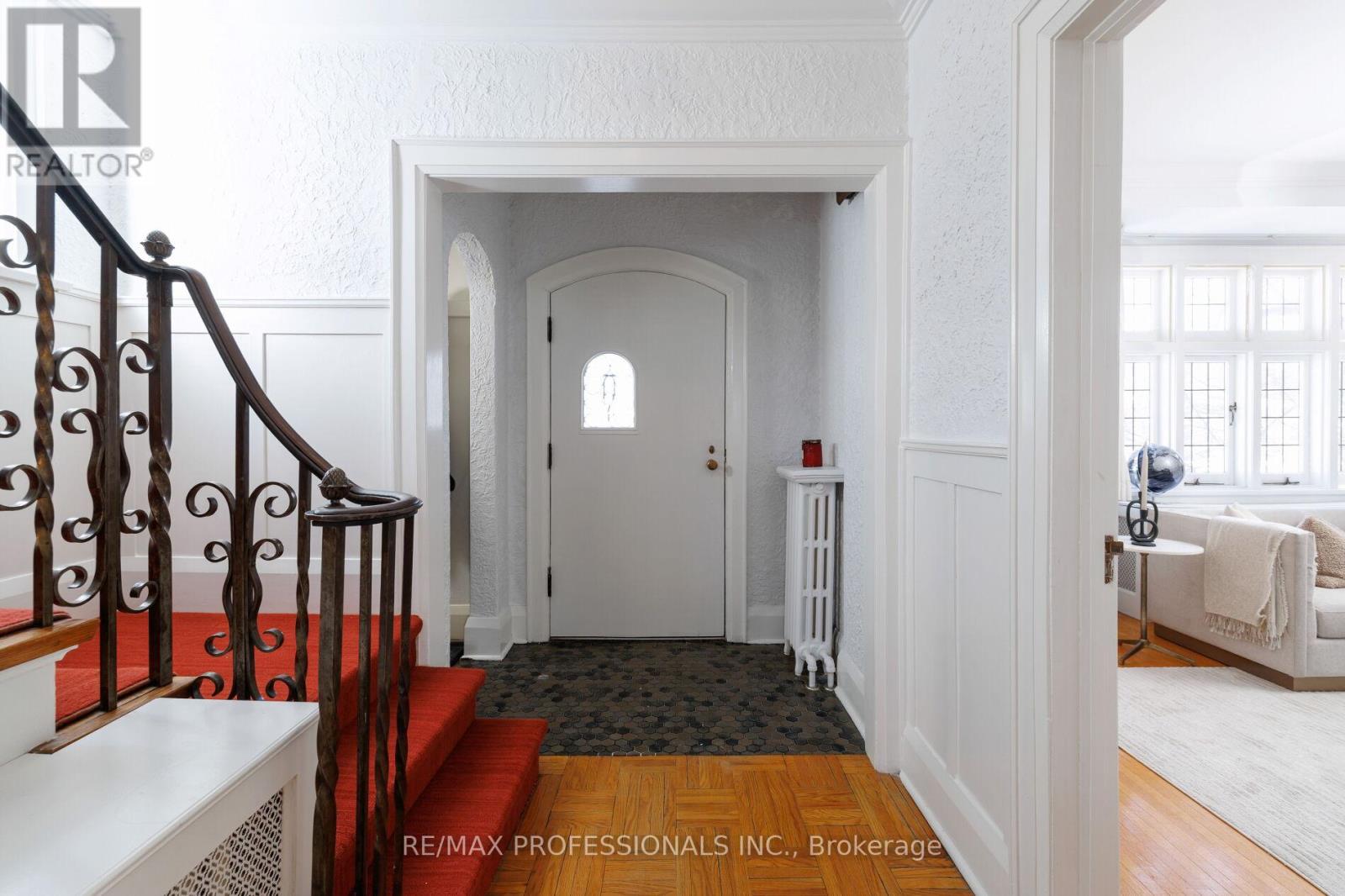 50 Wendover Road, Toronto, Ontario  M8X 2L3 - Photo 6 - W12745016