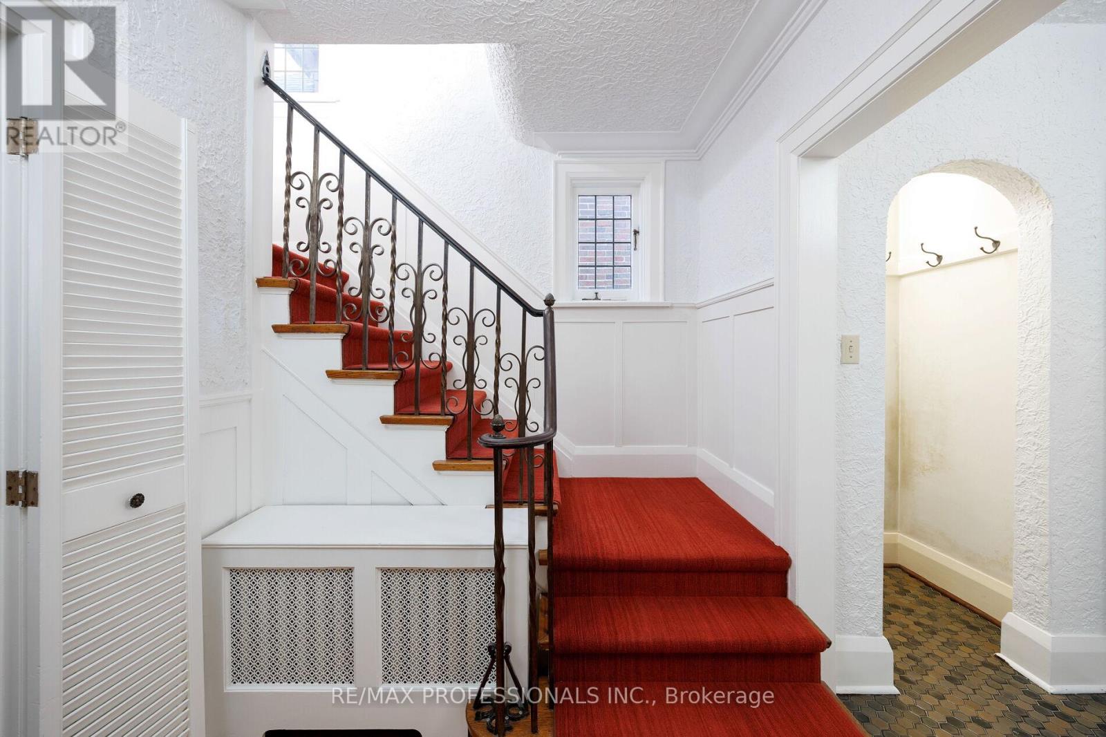 50 Wendover Road, Toronto, Ontario  M8X 2L3 - Photo 7 - W12745016