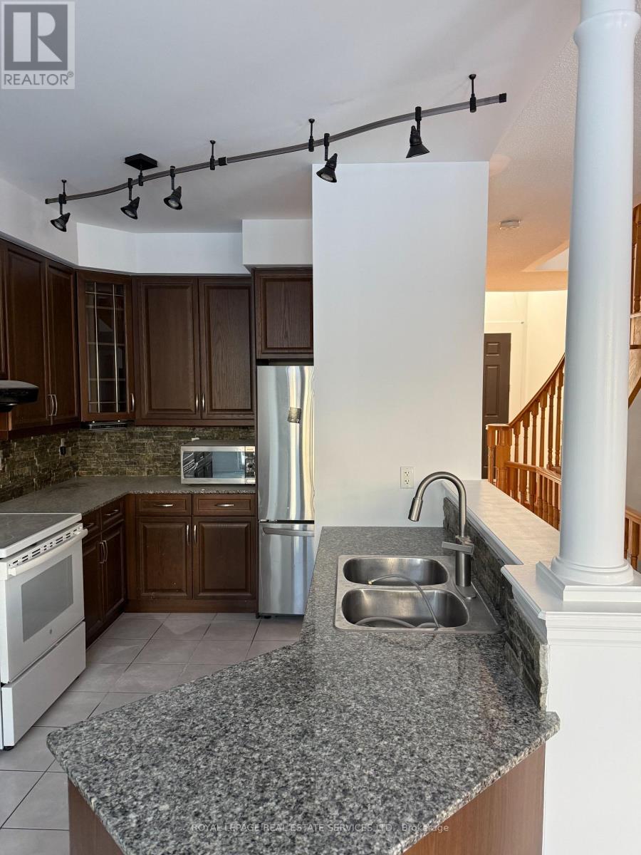 258 Holloway Terrace, Milton, Ontario  L9T 0S1 - Photo 4 - W12745028