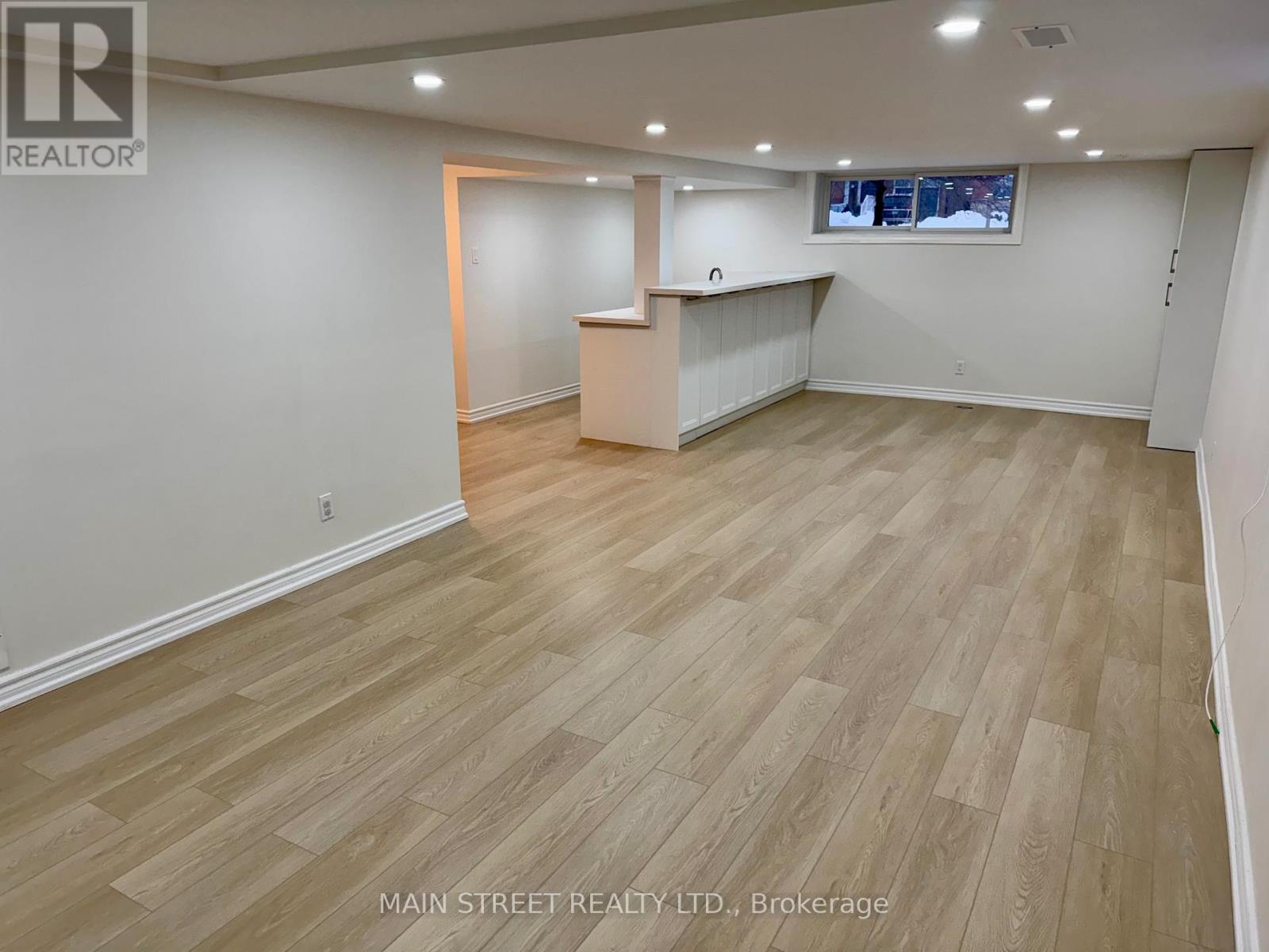 49 Poynter Drive, Toronto, Ontario  M9R 1L3 - Photo 13 - W12745038