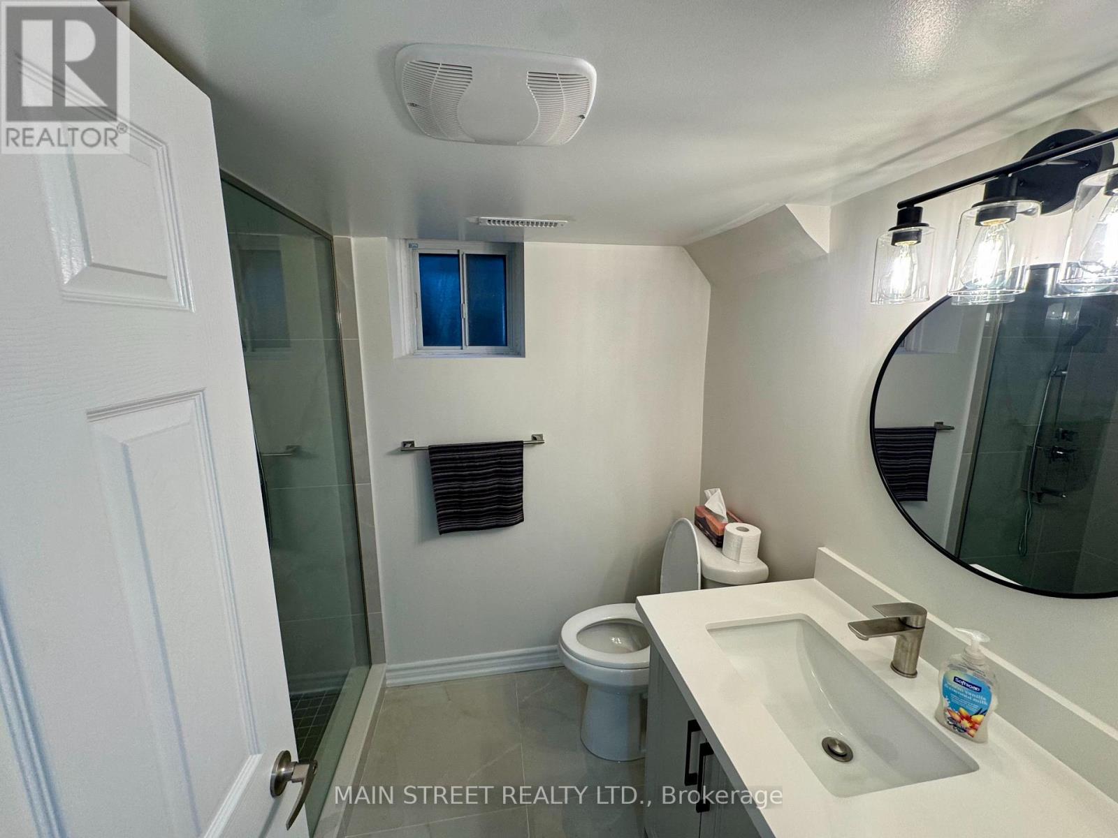 49 Poynter Drive, Toronto, Ontario  M9R 1L3 - Photo 17 - W12745038