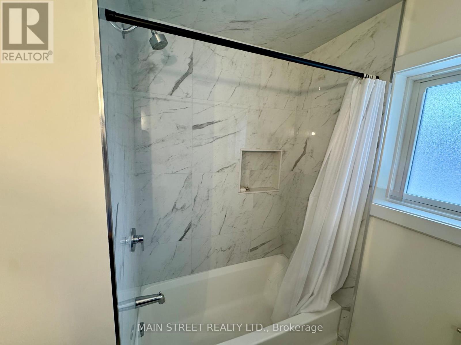 49 Poynter Drive, Toronto, Ontario  M9R 1L3 - Photo 9 - W12745038