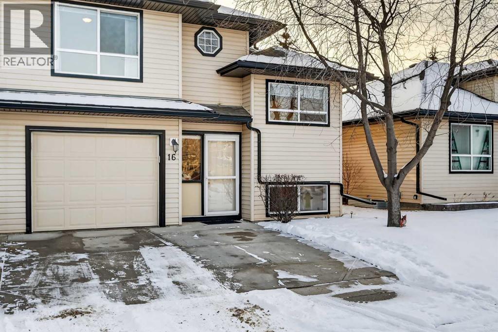 16, 103 Fairways Drive Nw, Airdrie, Alberta  T4B 2Y5 - Photo 2 - A2281183