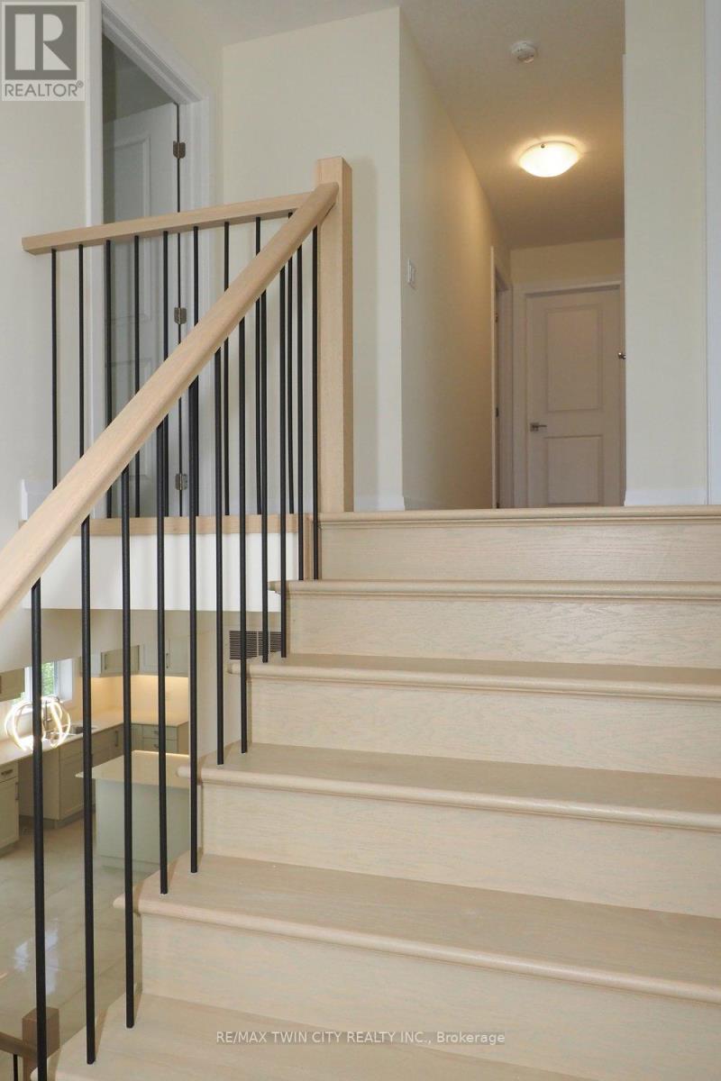 220 Jeffrey Place, Kitchener, Ontario  N2C 2T7 - Photo 23 - X12745052