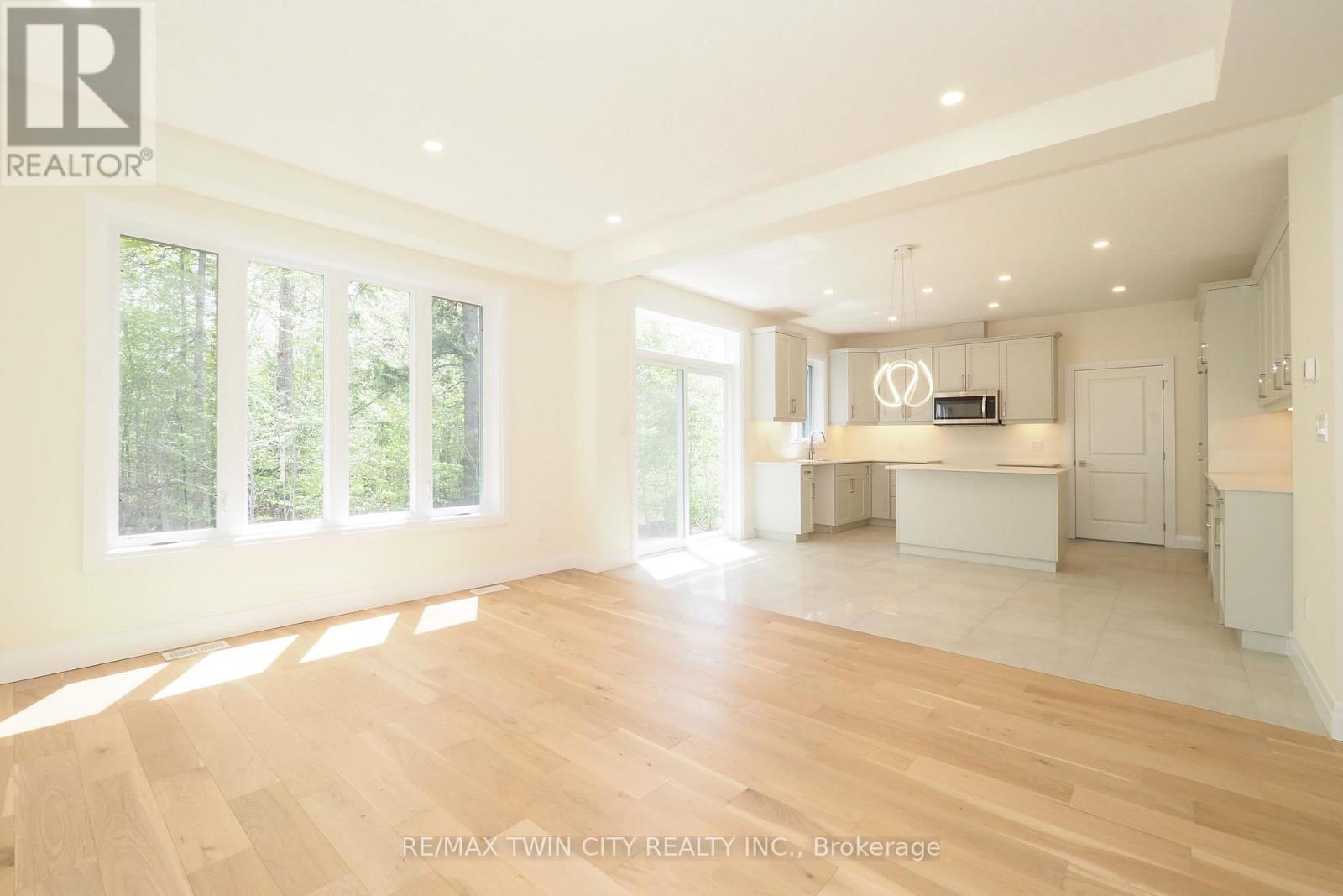 220 Jeffrey Place, Kitchener, Ontario  N2C 2T7 - Photo 9 - X12745052