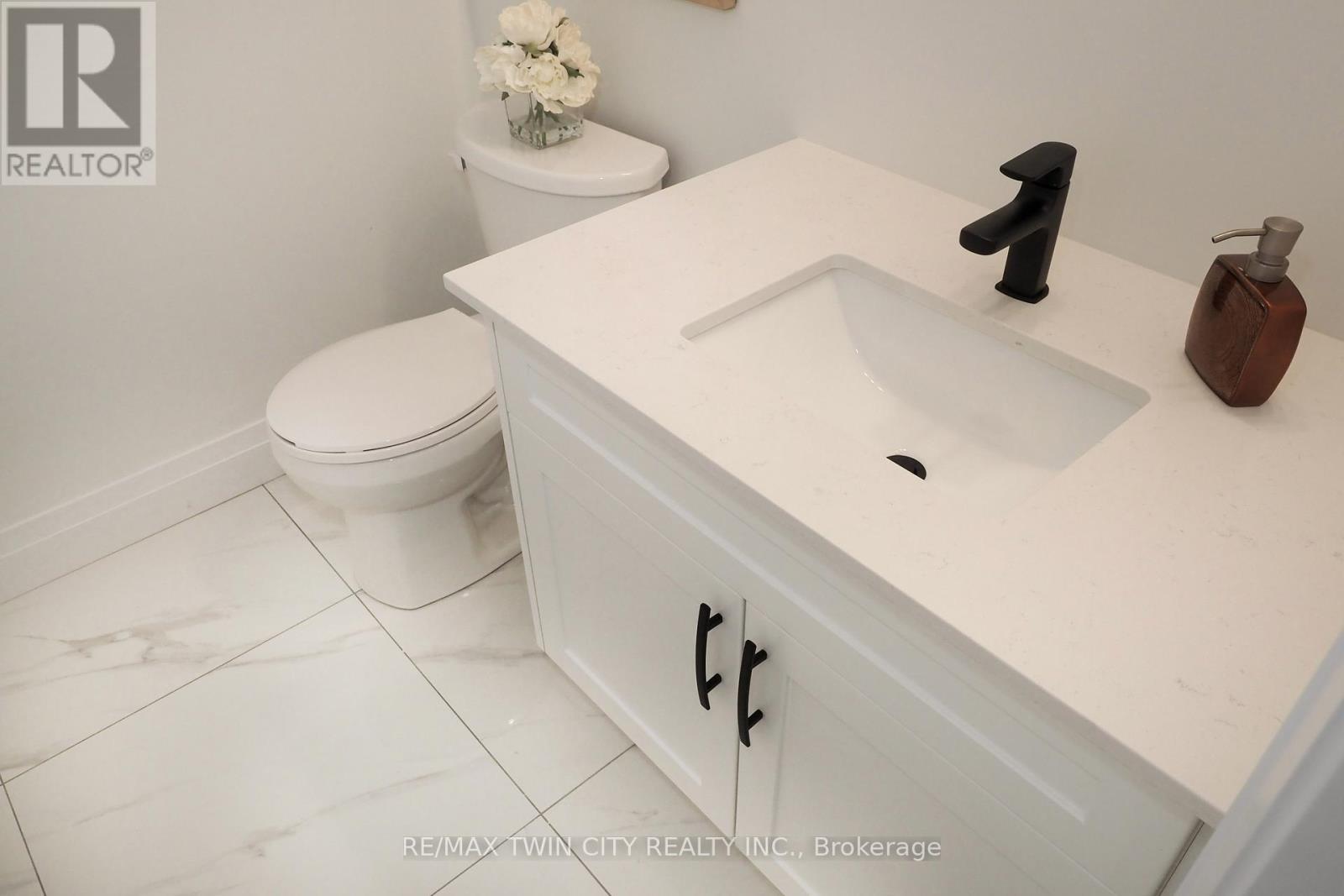 217 Jeffrey Place, Kitchener, Ontario  N2C 2T7 - Photo 27 - X12745054