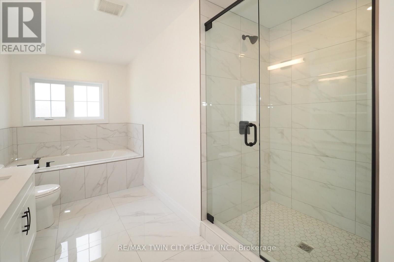 217 Jeffrey Place, Kitchener, Ontario  N2C 2T7 - Photo 35 - X12745054