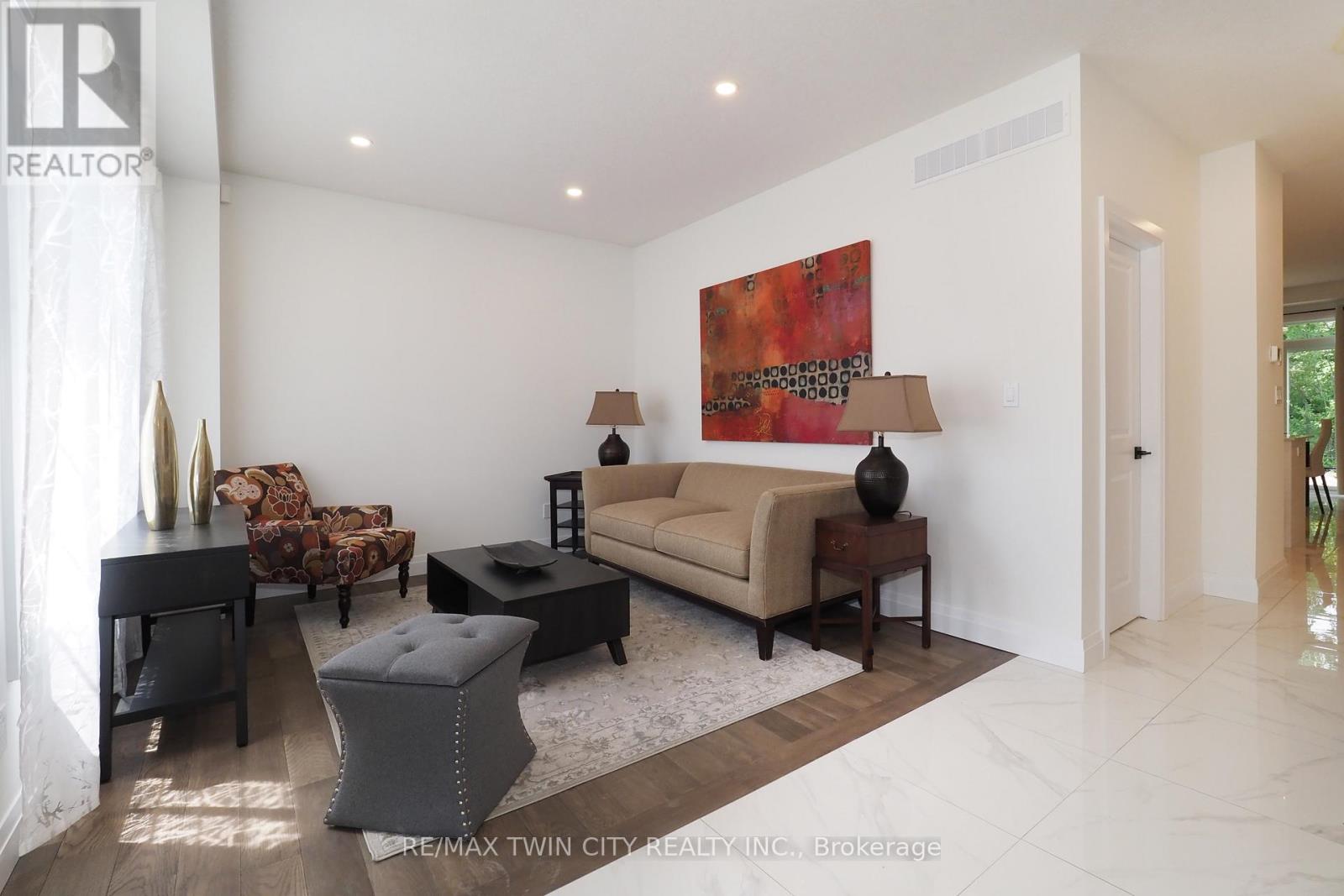 217 Jeffrey Place, Kitchener, Ontario  N2C 2T7 - Photo 5 - X12745054