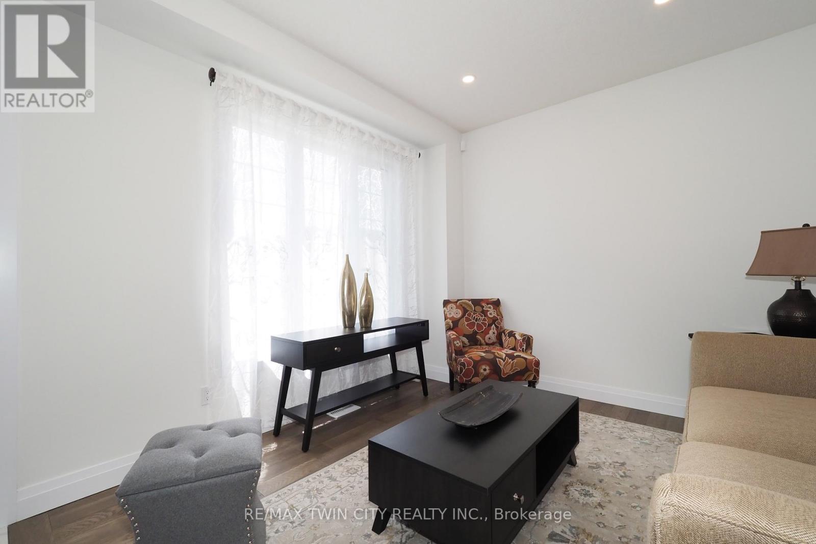 217 Jeffrey Place, Kitchener, Ontario  N2C 2T7 - Photo 8 - X12745054