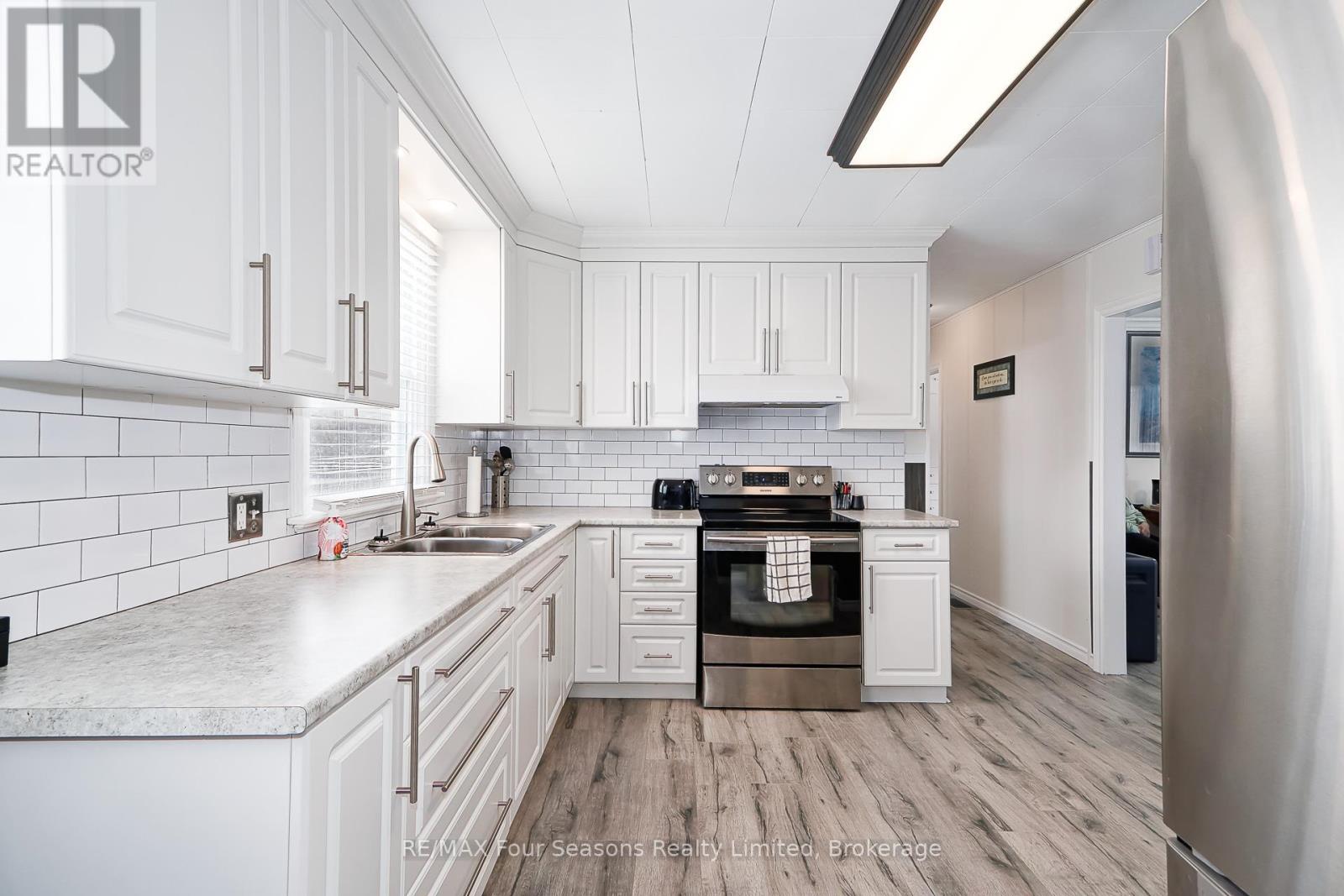 222 Charles Street, Clearview, Ontario  L0M 1S0 - Photo 16 - S12745072