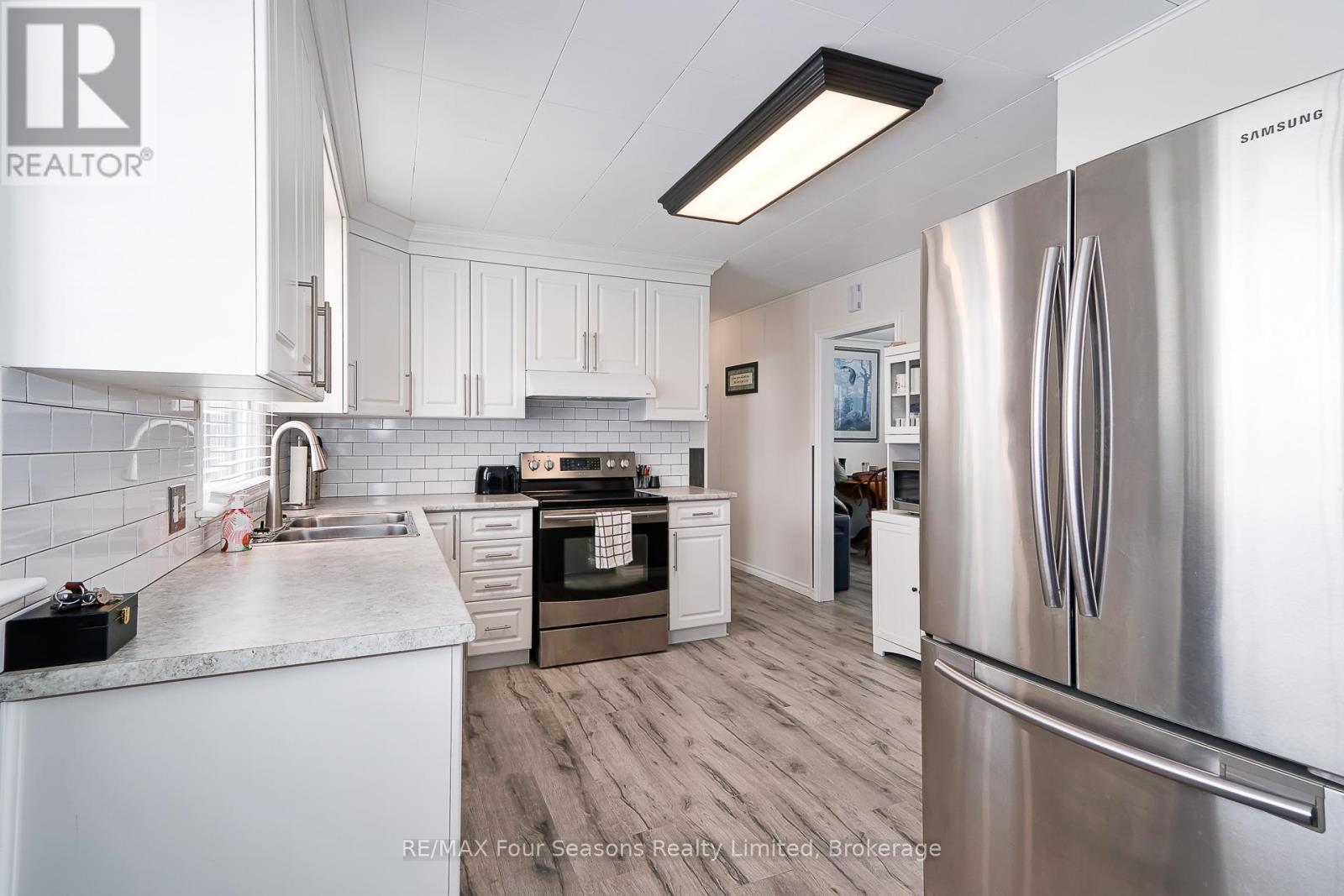 222 Charles Street, Clearview, Ontario  L0M 1S0 - Photo 18 - S12745072