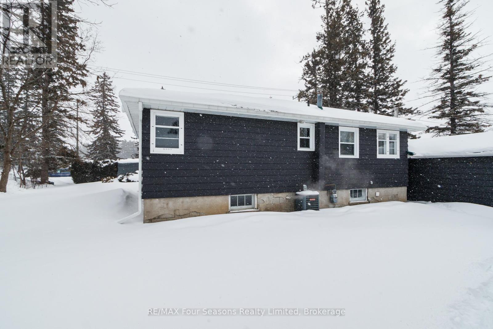 222 Charles Street, Clearview, Ontario  L0M 1S0 - Photo 36 - S12745072
